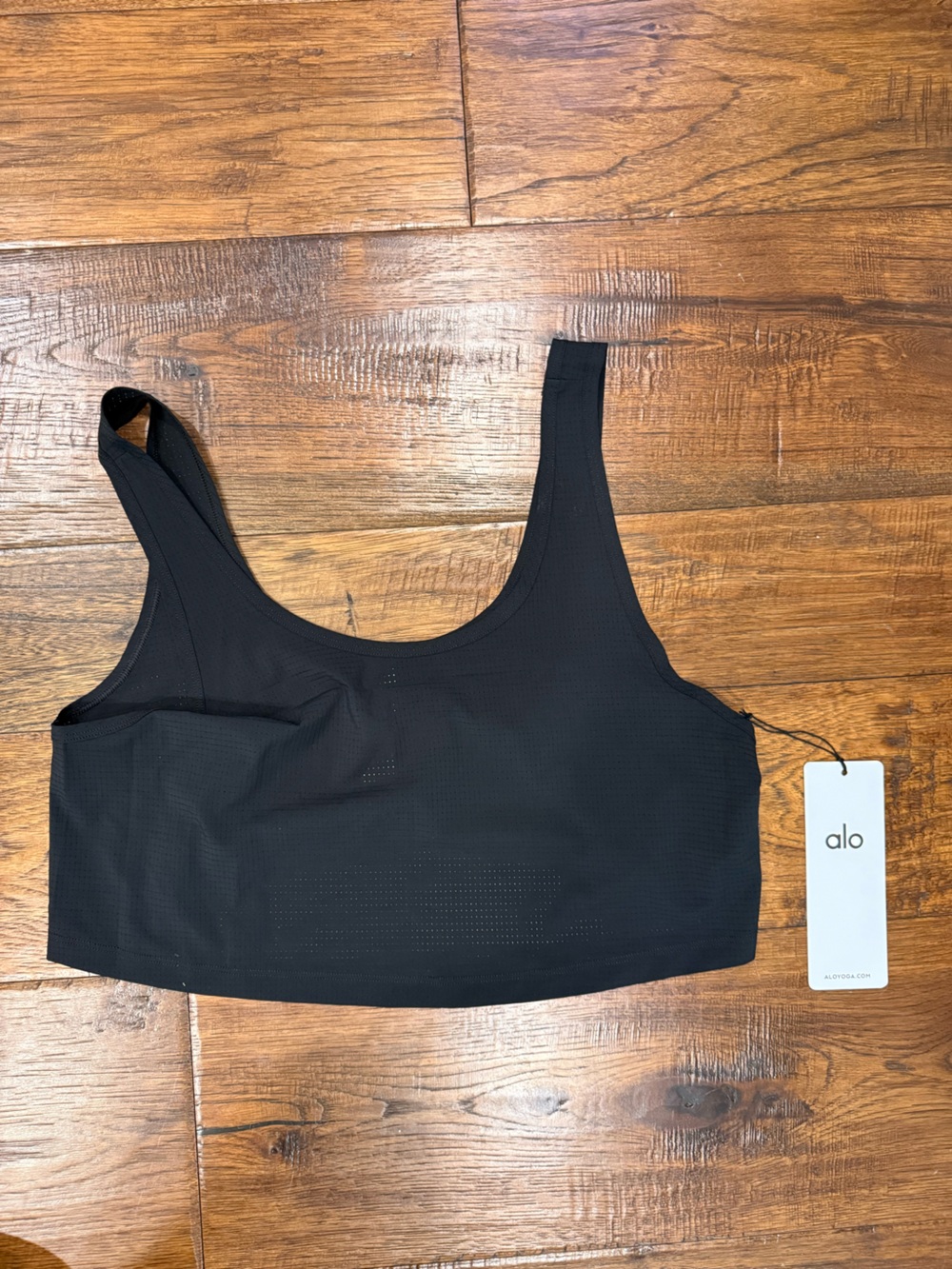 ALO Yoga Black cropped sport star tank